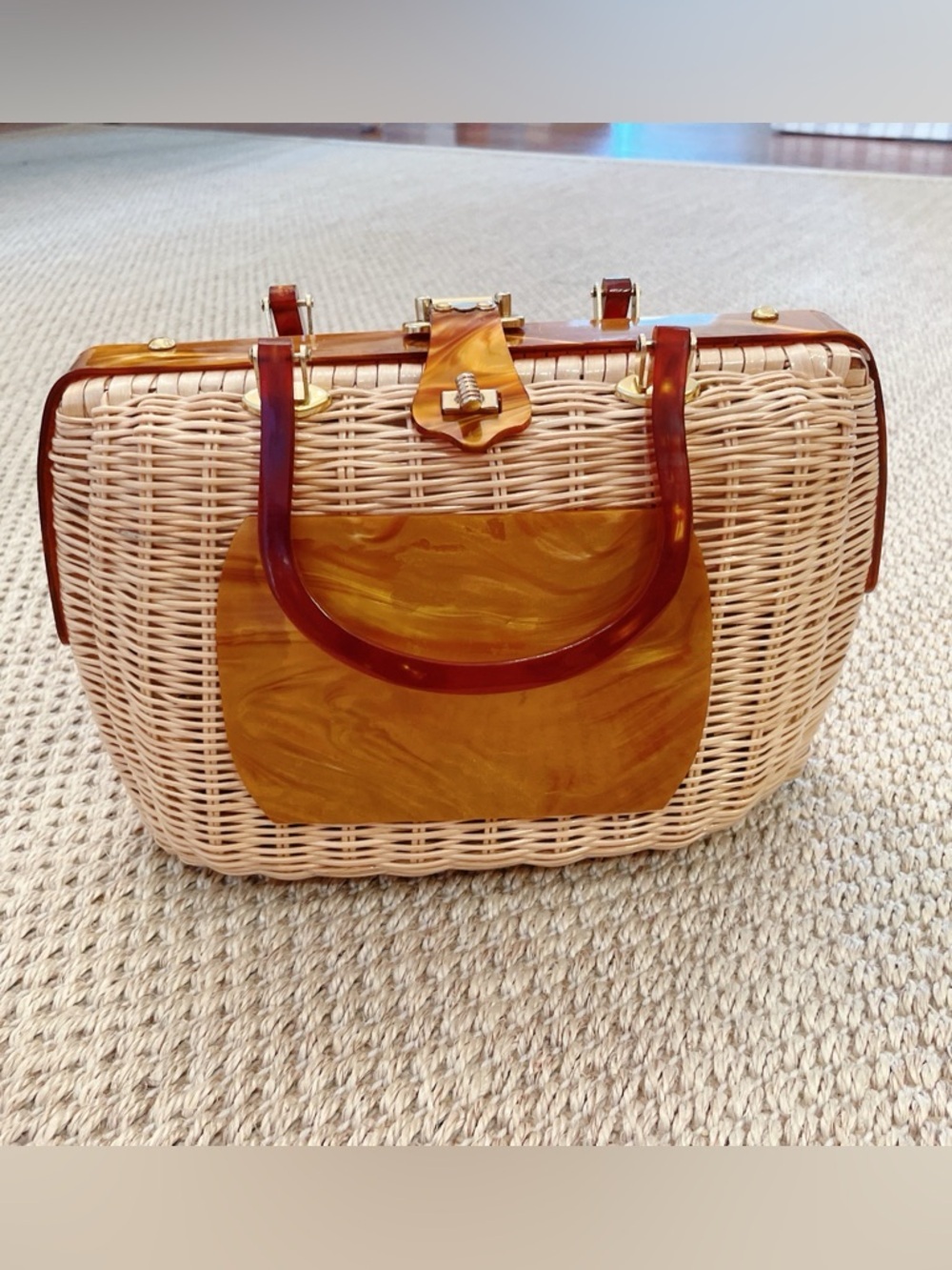 Vintage Lucite & Wicker Handbag Purse Clam Shell Open - quiet luxury - 1950s - Picture 6 of 13